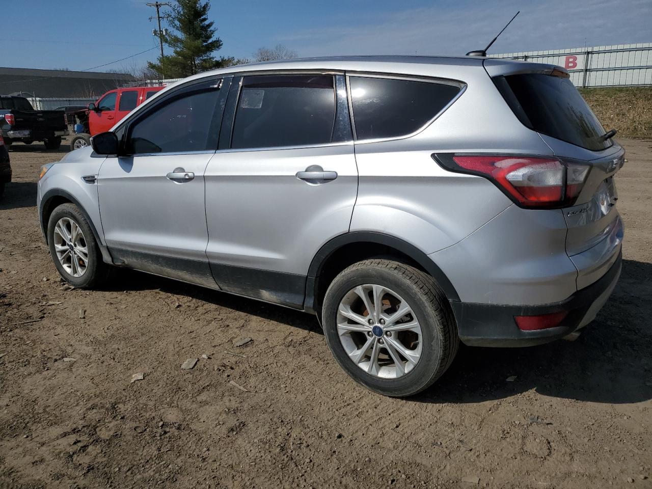 2017 FORD ESCAPE SE - Image 2