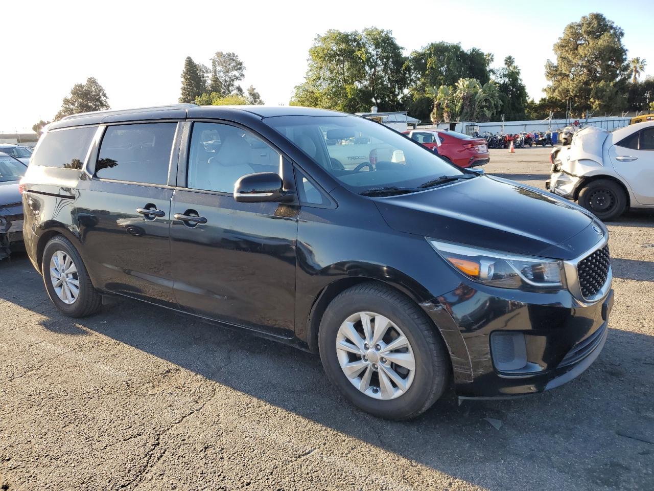 2016 KIA SEDONA LX - Фото 4