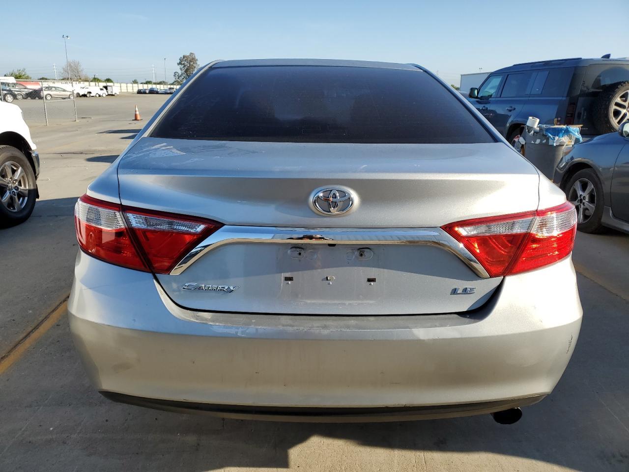 2015 TOYOTA CAMRY LE - Фото 6