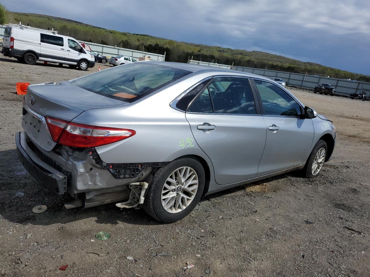2017 TOYOTA CAMRY LE - Фото 3