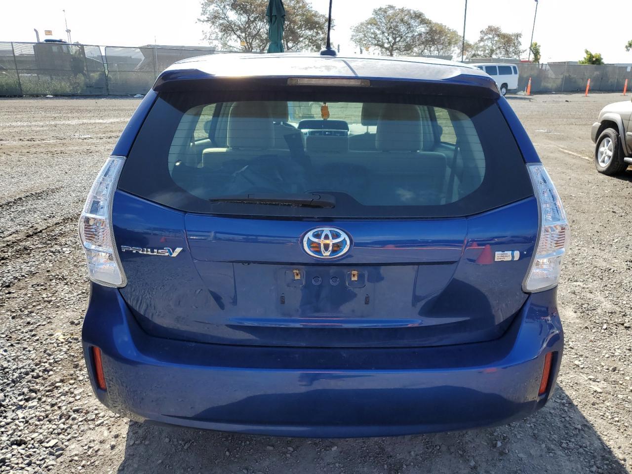 2013 TOYOTA PRIUS V - Image 6