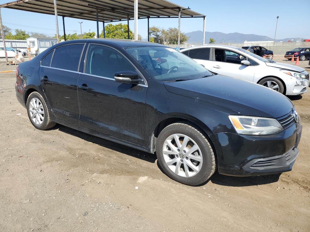 2014 VOLKSWAGEN JETTA SE - Image 4