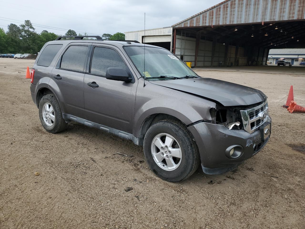2010 FORD ESCAPE XLT - Image 4