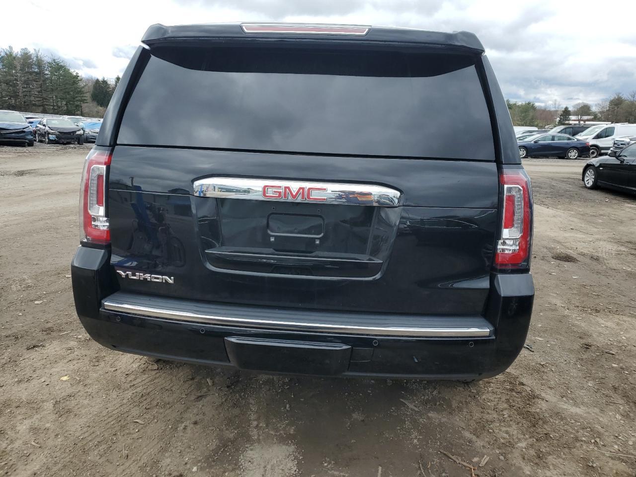 2017 GMC YUKON DENA - Фото 6