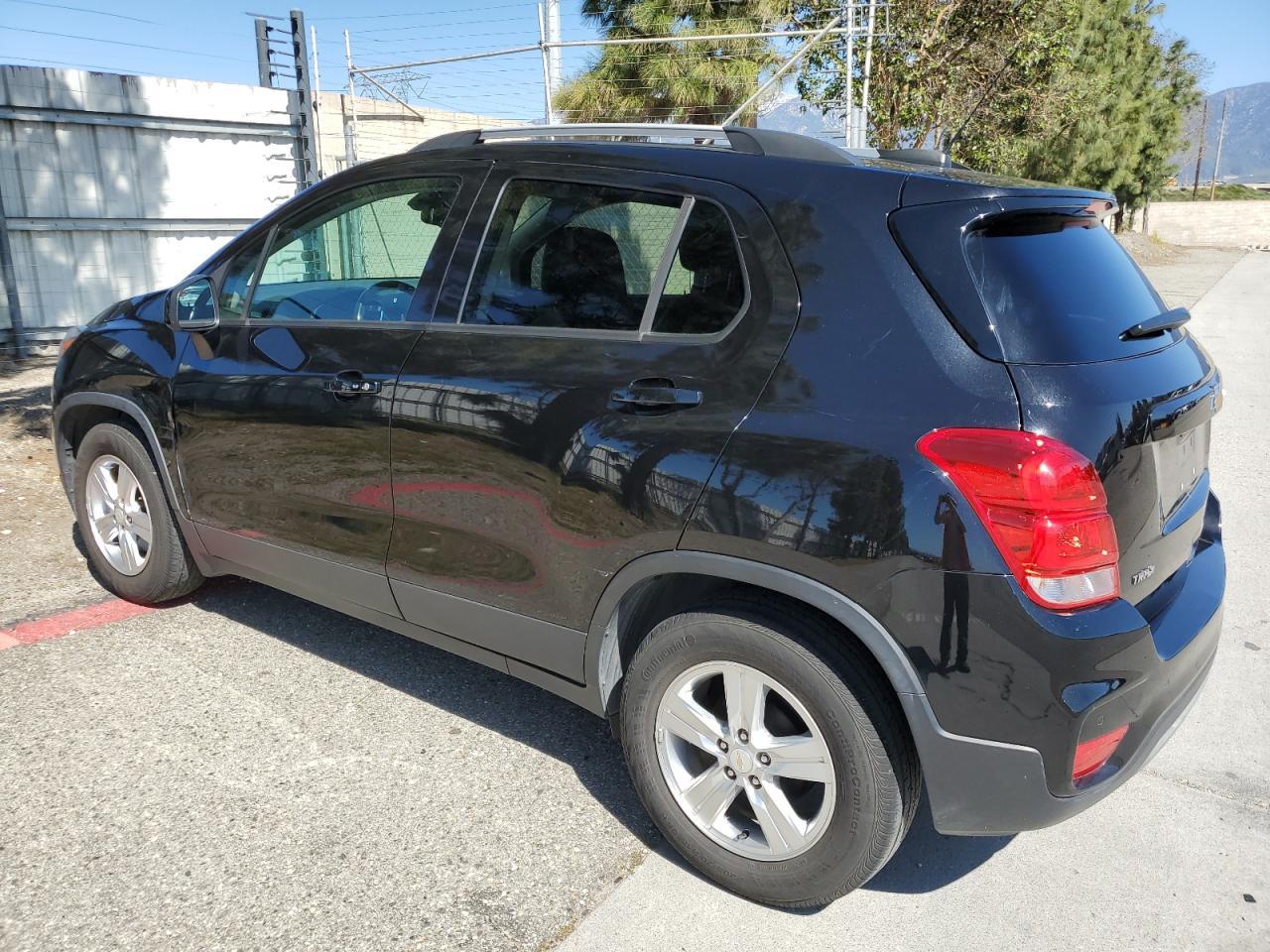 2021 CHEVROLET TRAX 1LT - Image 2