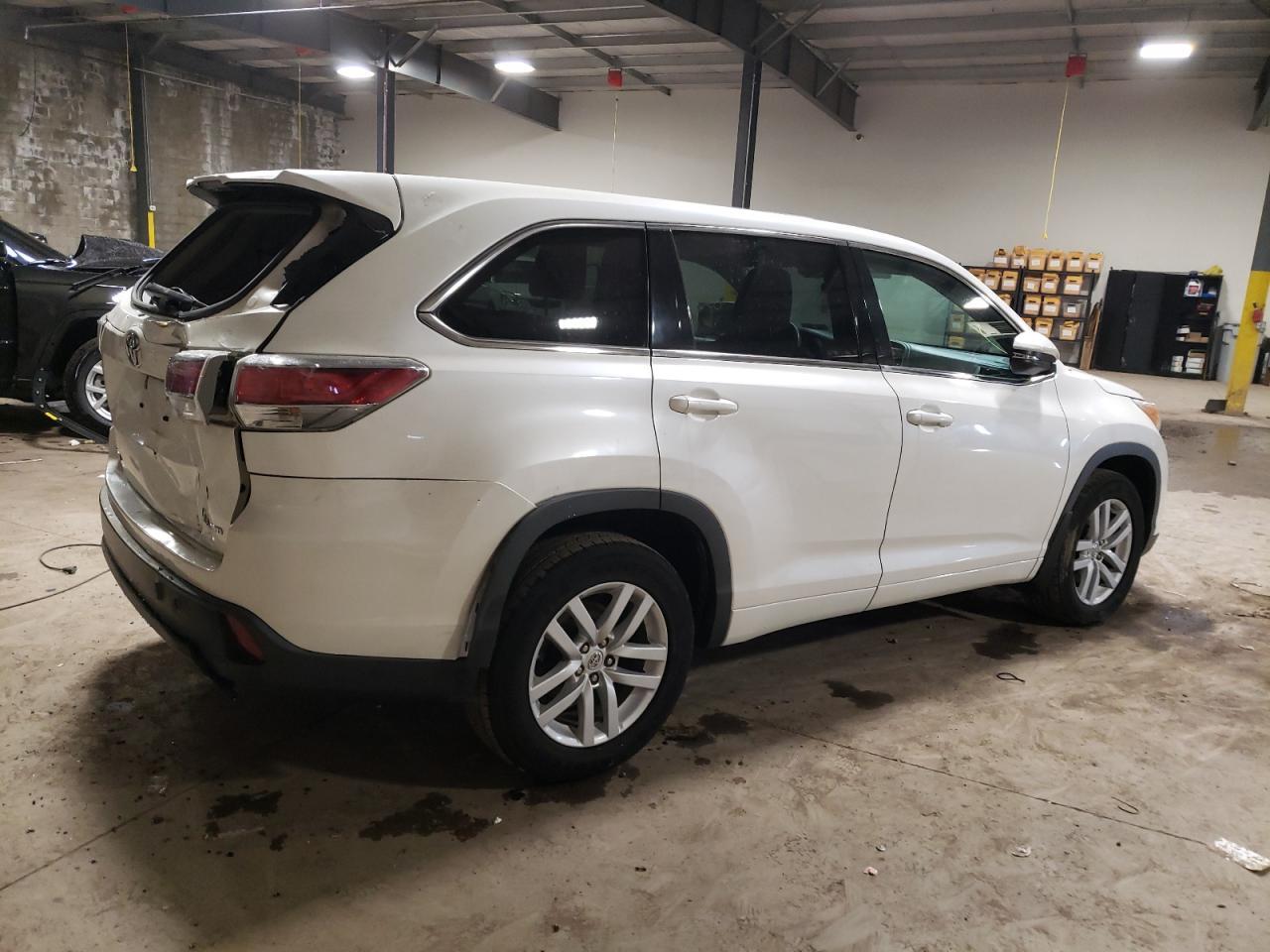 2015 TOYOTA HIGHLANDER - Фото 3