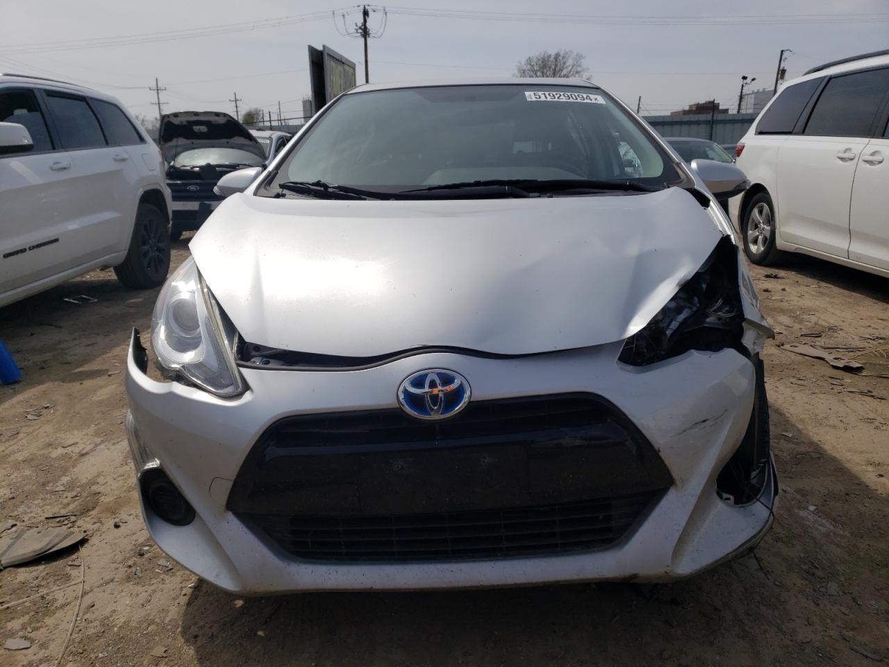 2015 TOYOTA PRIUS C - Фото 5