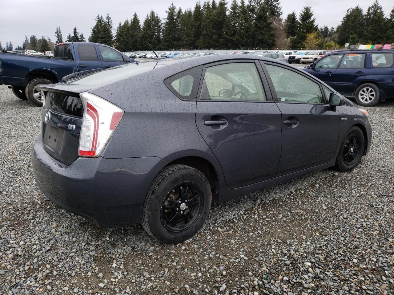 2015 TOYOTA PRIUS - Фото 3