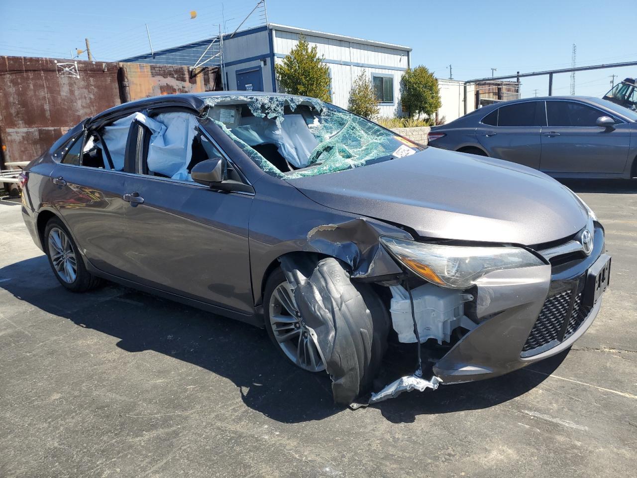 2015 TOYOTA CAMRY LE - Image 4