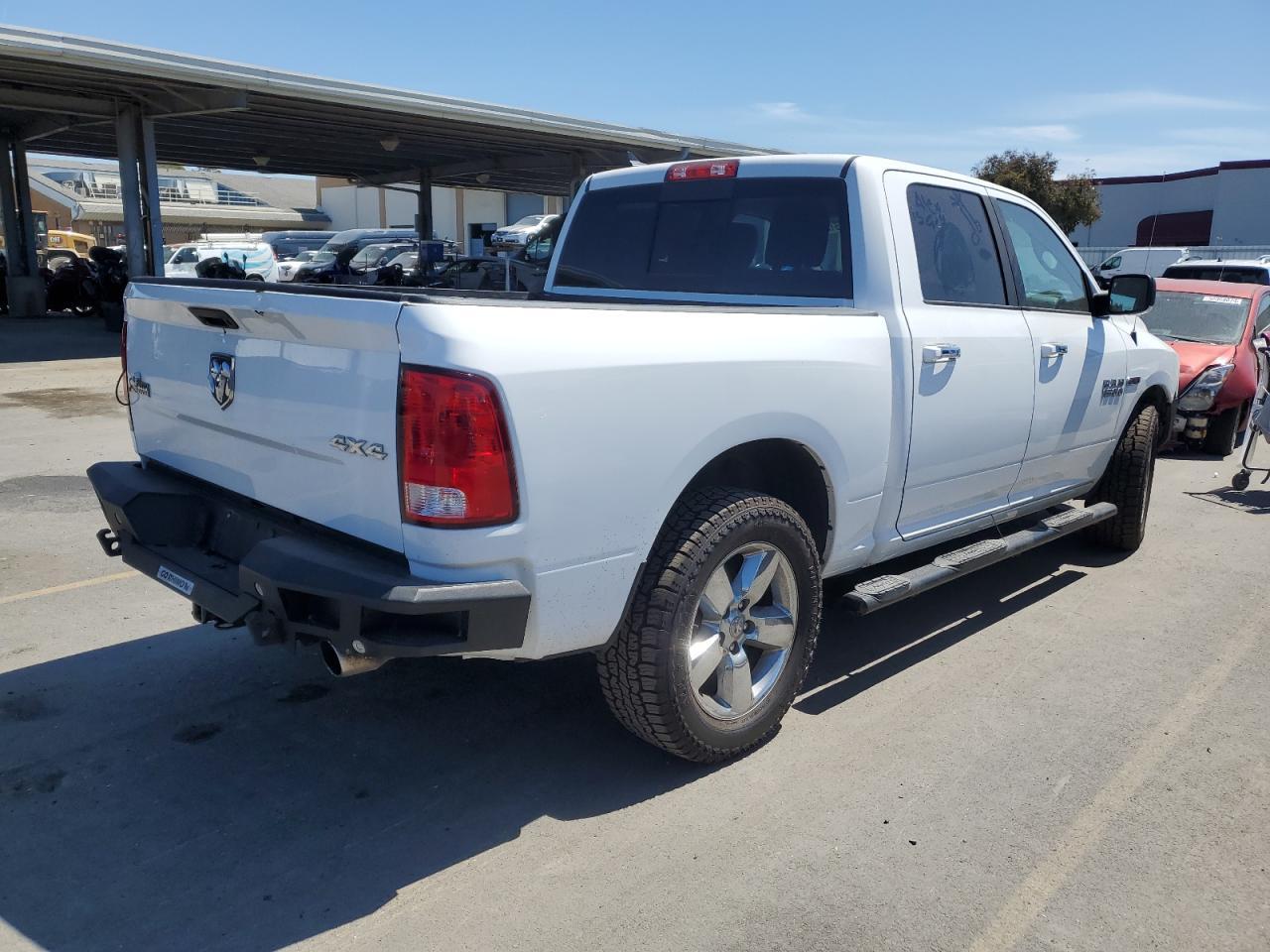2017 RAM 1500 SLT - Image 3