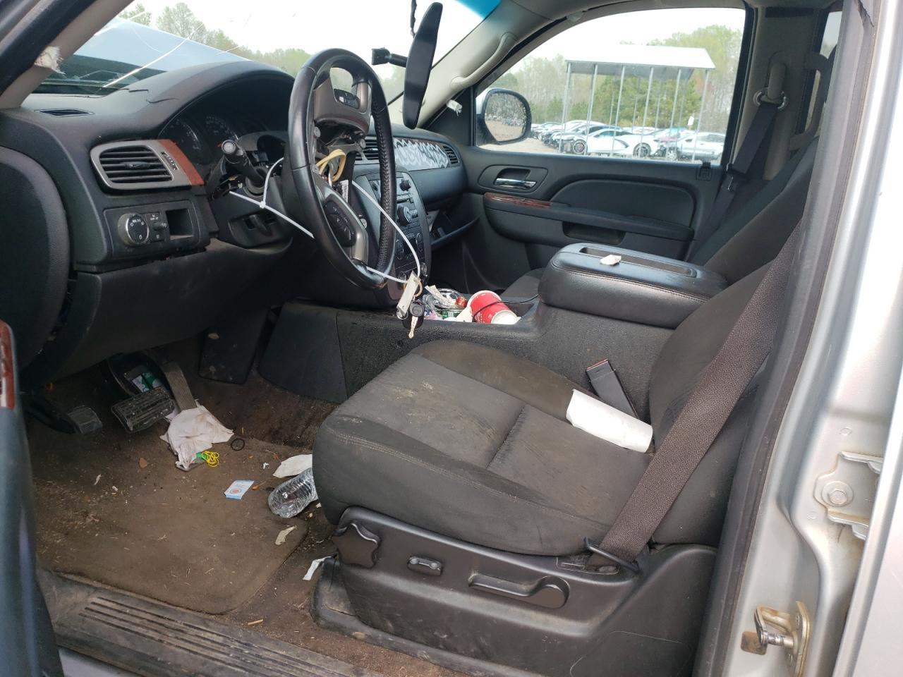 2012 GMC YUKON SLE - Image 7