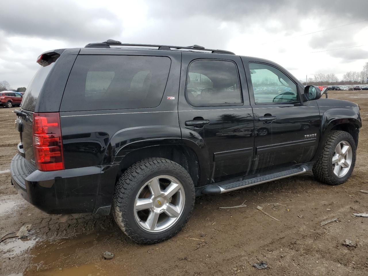 2011 CHEVROLET TAHOE K150 - Фото 3