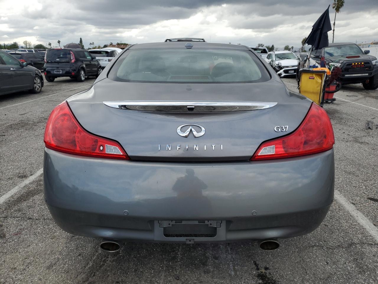 2011 INFINITI G37 BASE - Фото 6