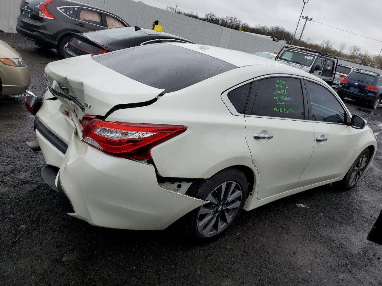 2017 NISSAN ALTIMA 2.5 - Фото 3
