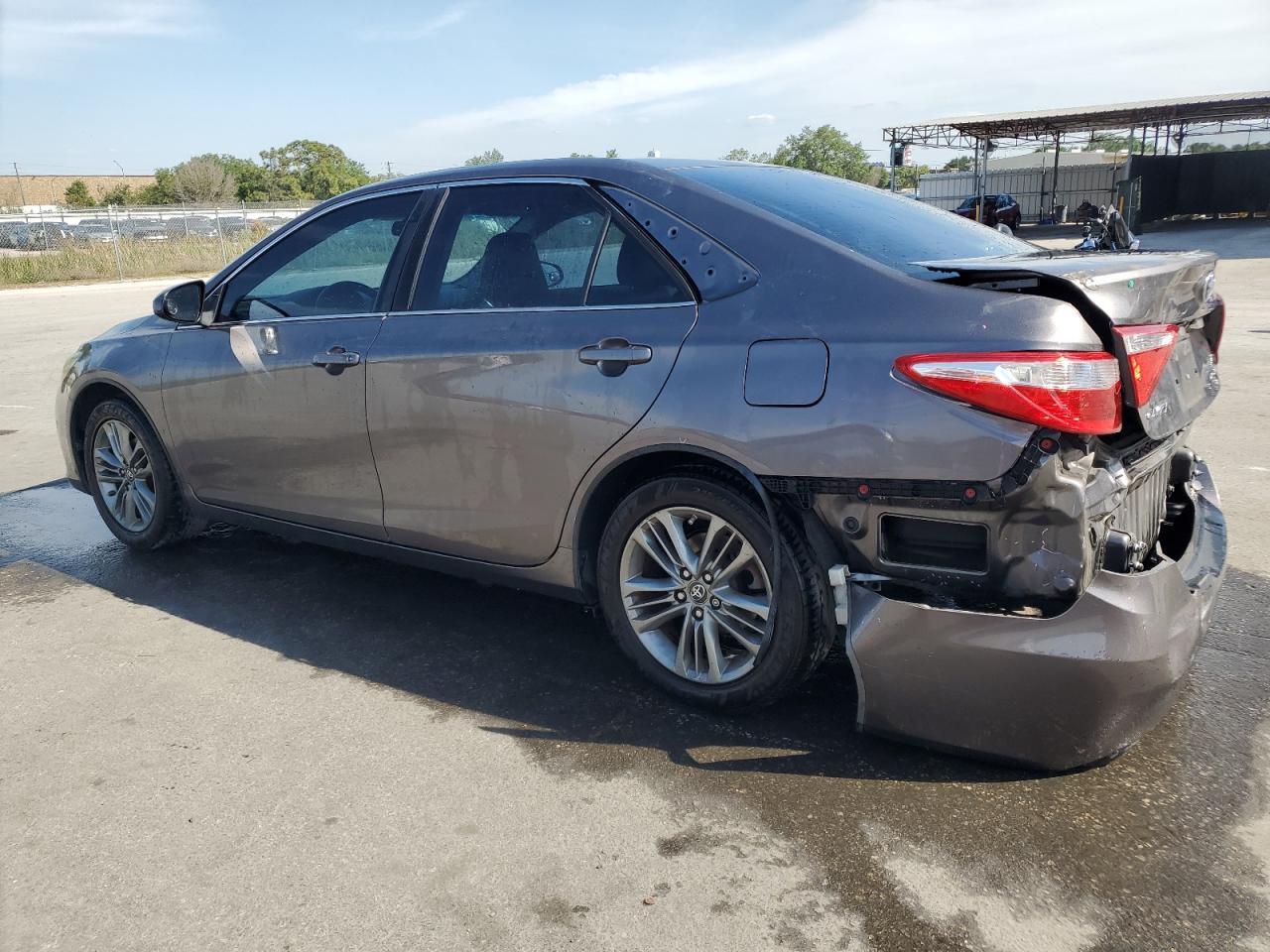 2016 TOYOTA CAMRY LE - Image 2