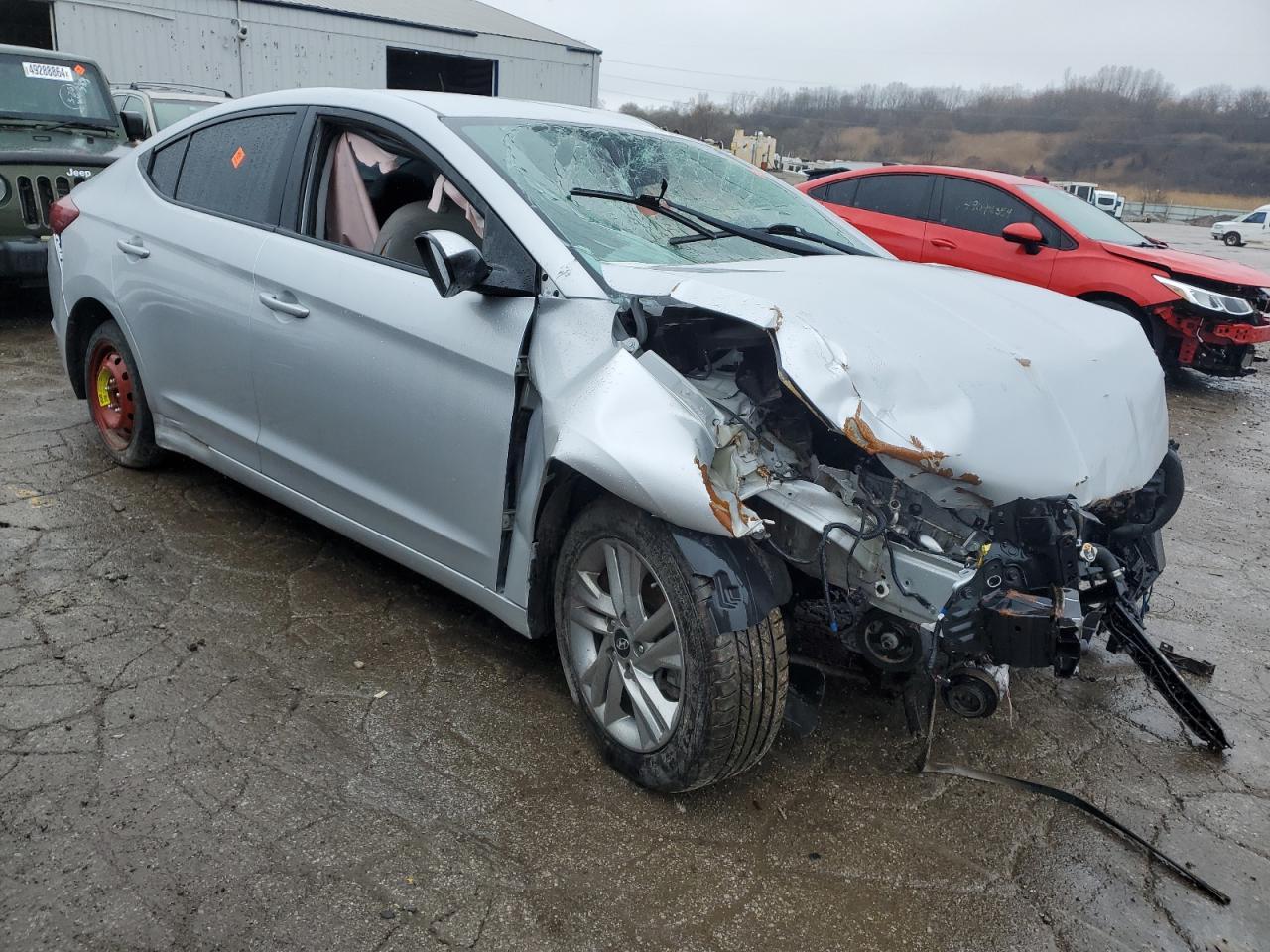 2019 HYUNDAI ELANTRA SE - Фото 4