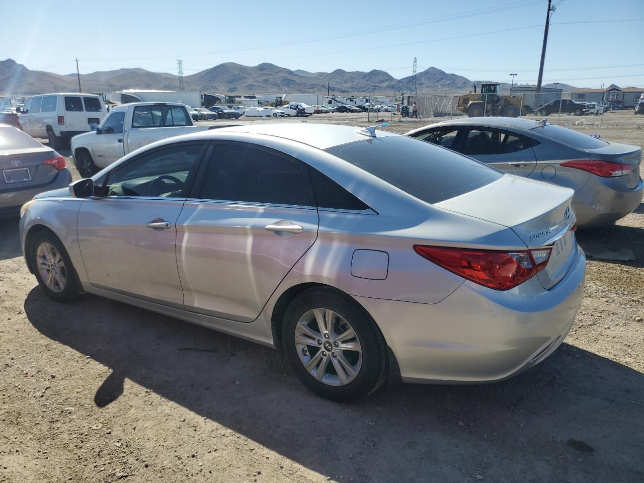 2013 HYUNDAI SONATA GLS - Фото 2