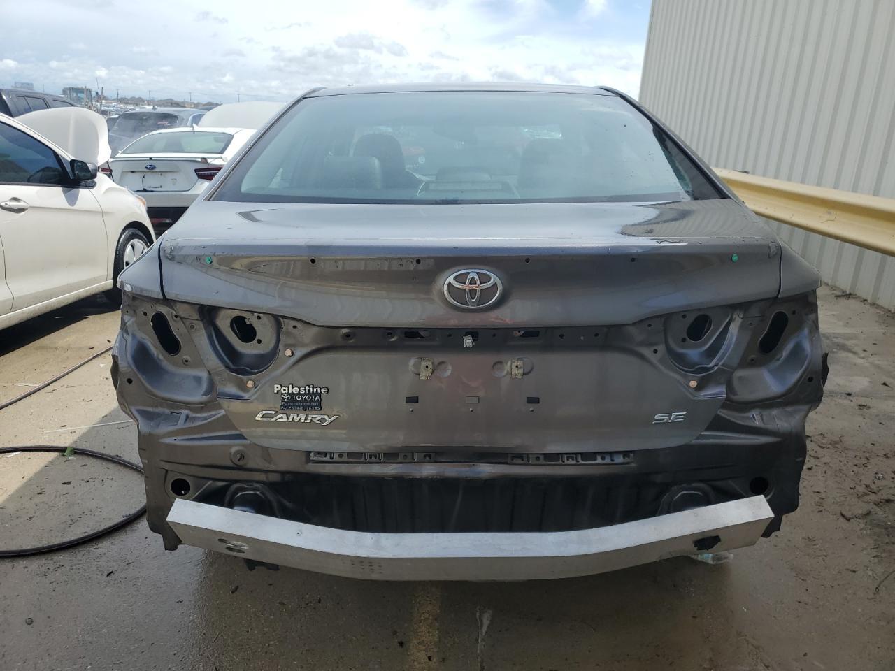 2017 TOYOTA CAMRY LE - Image 6