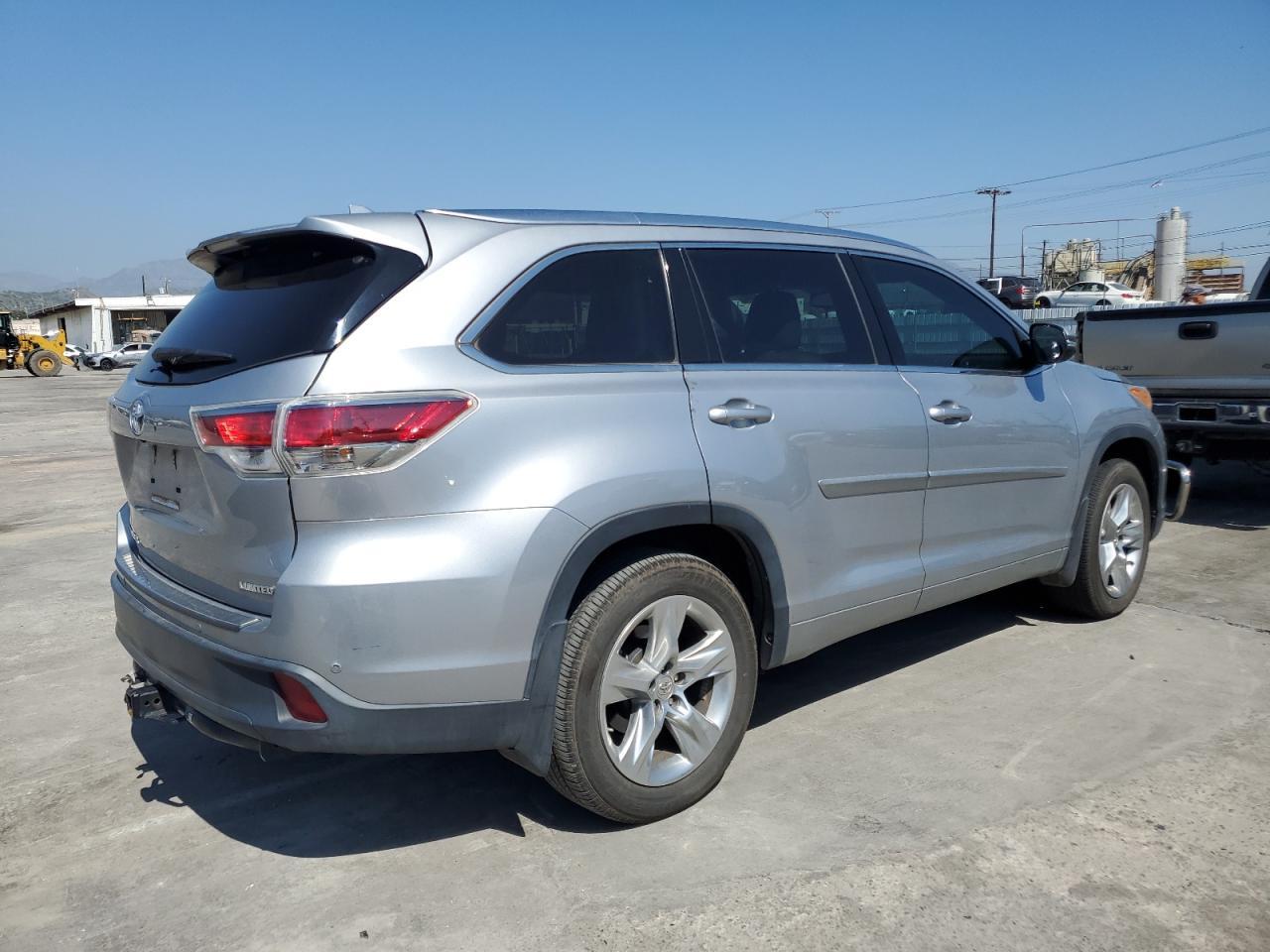 2015 TOYOTA HIGHLANDER - Image 3