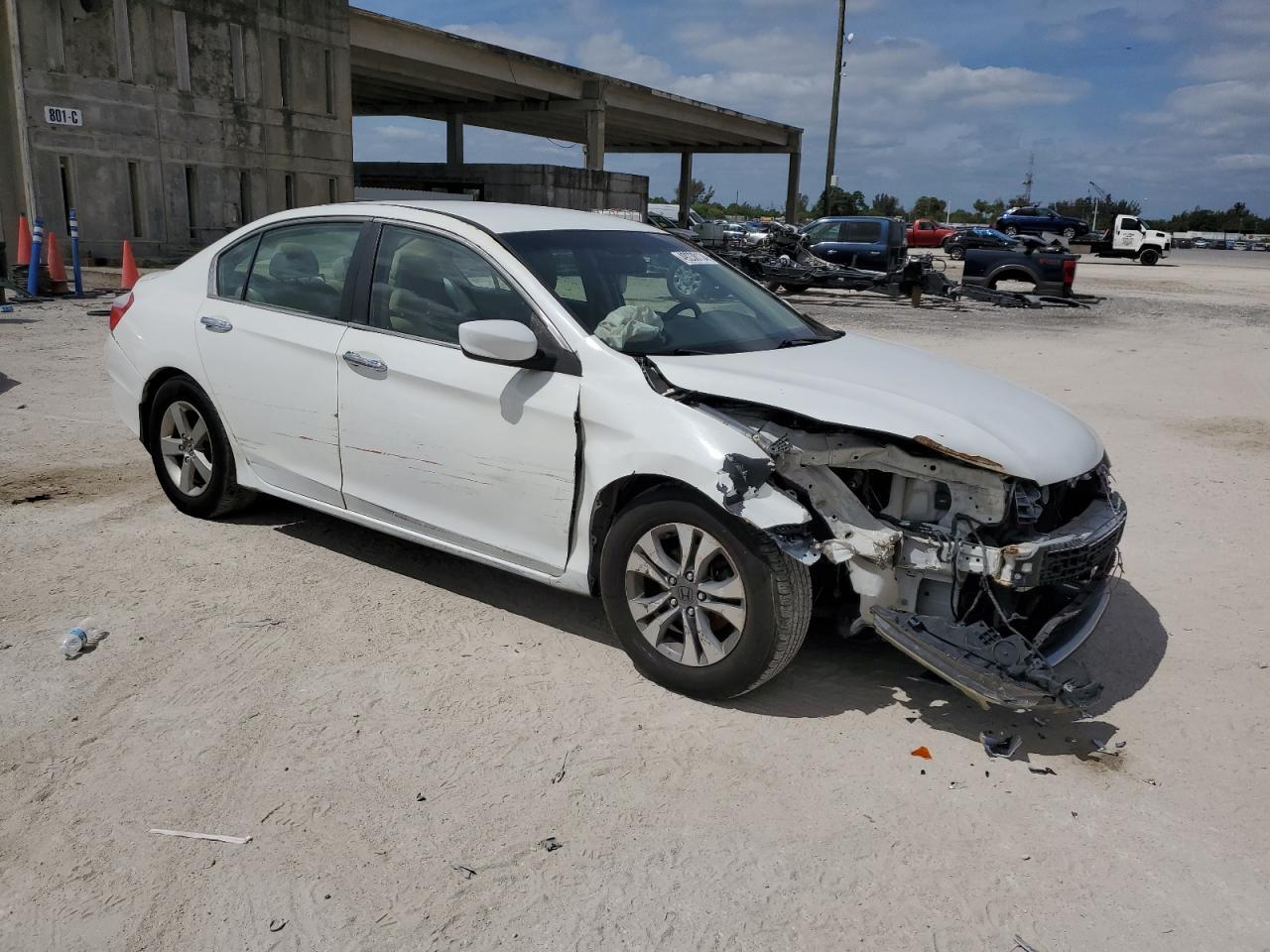 2014 HONDA ACCORD LX - Фото 4