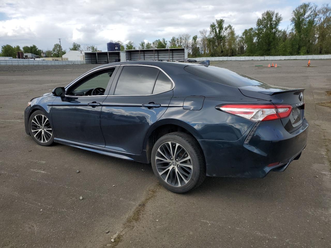 2020 TOYOTA CAMRY SE - Image 2