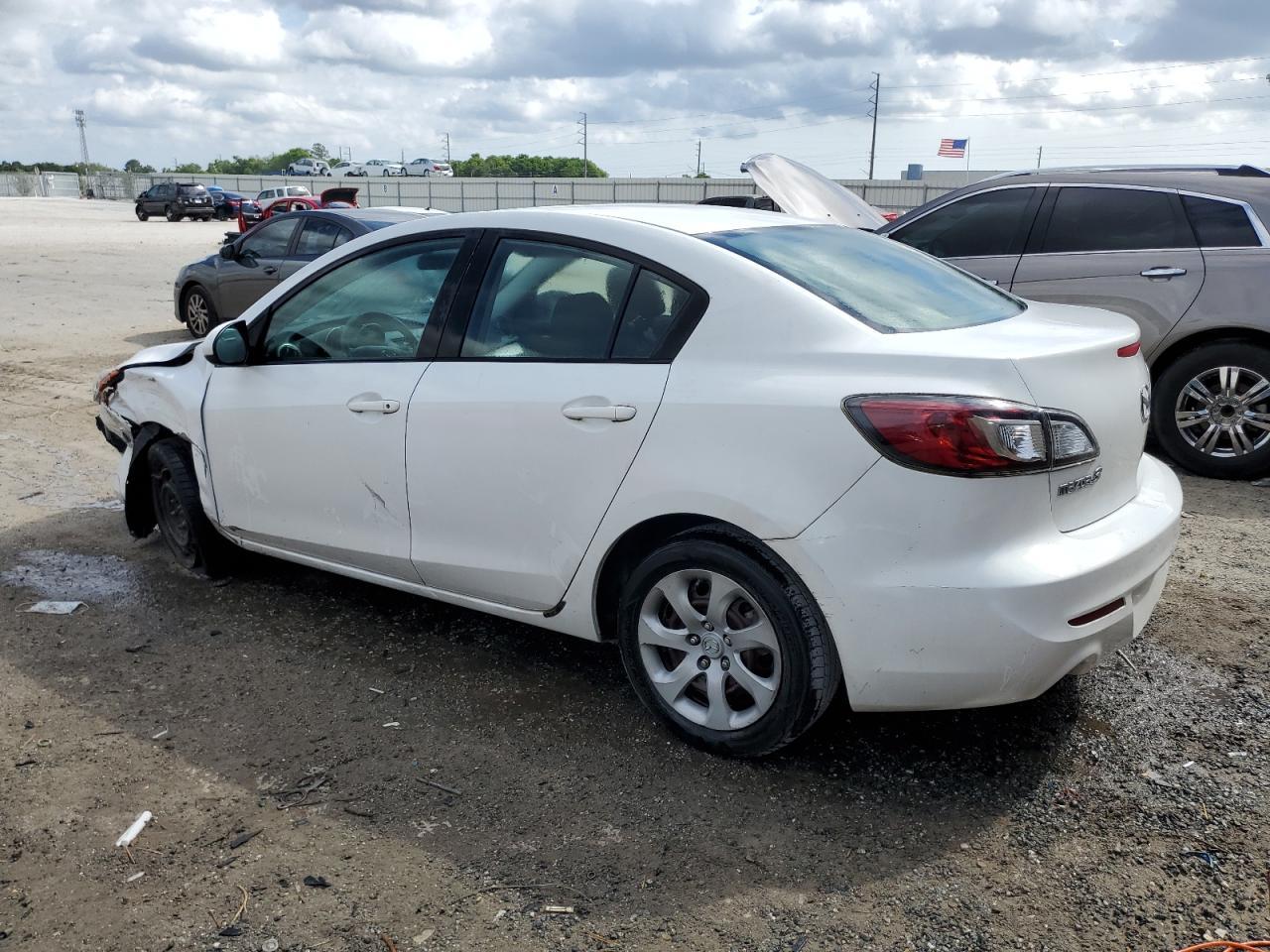 2013 MAZDA 3 I - Фото 2