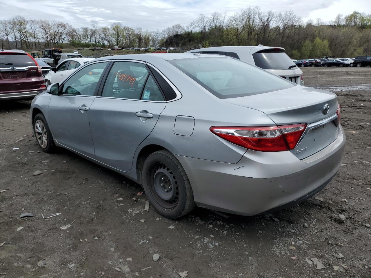 2015 TOYOTA CAMRY LE - Фото 2