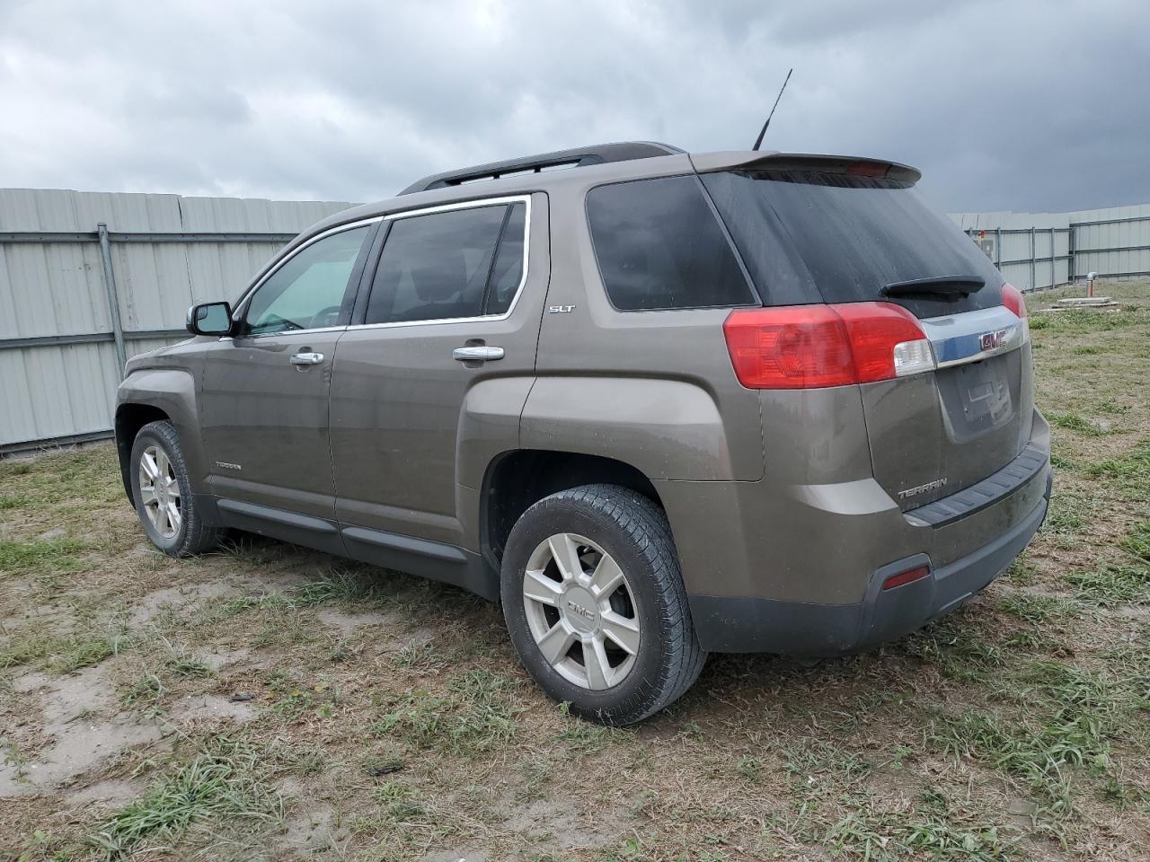 2012 GMC TERRAIN SL - Image 2