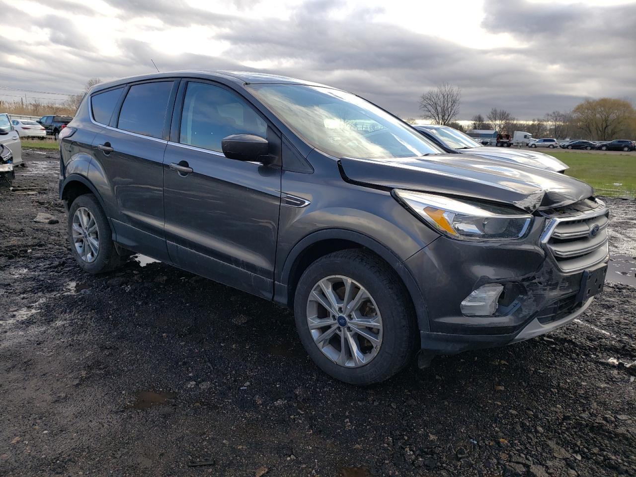2017 FORD ESCAPE SE - Фото 4