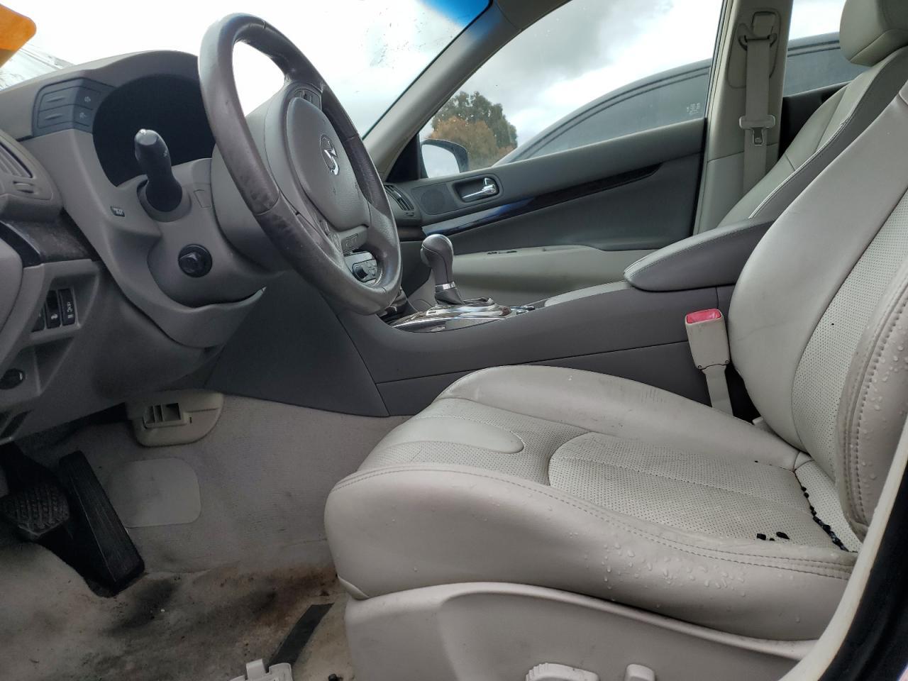 2011 INFINITI G37 BASE - Image 7