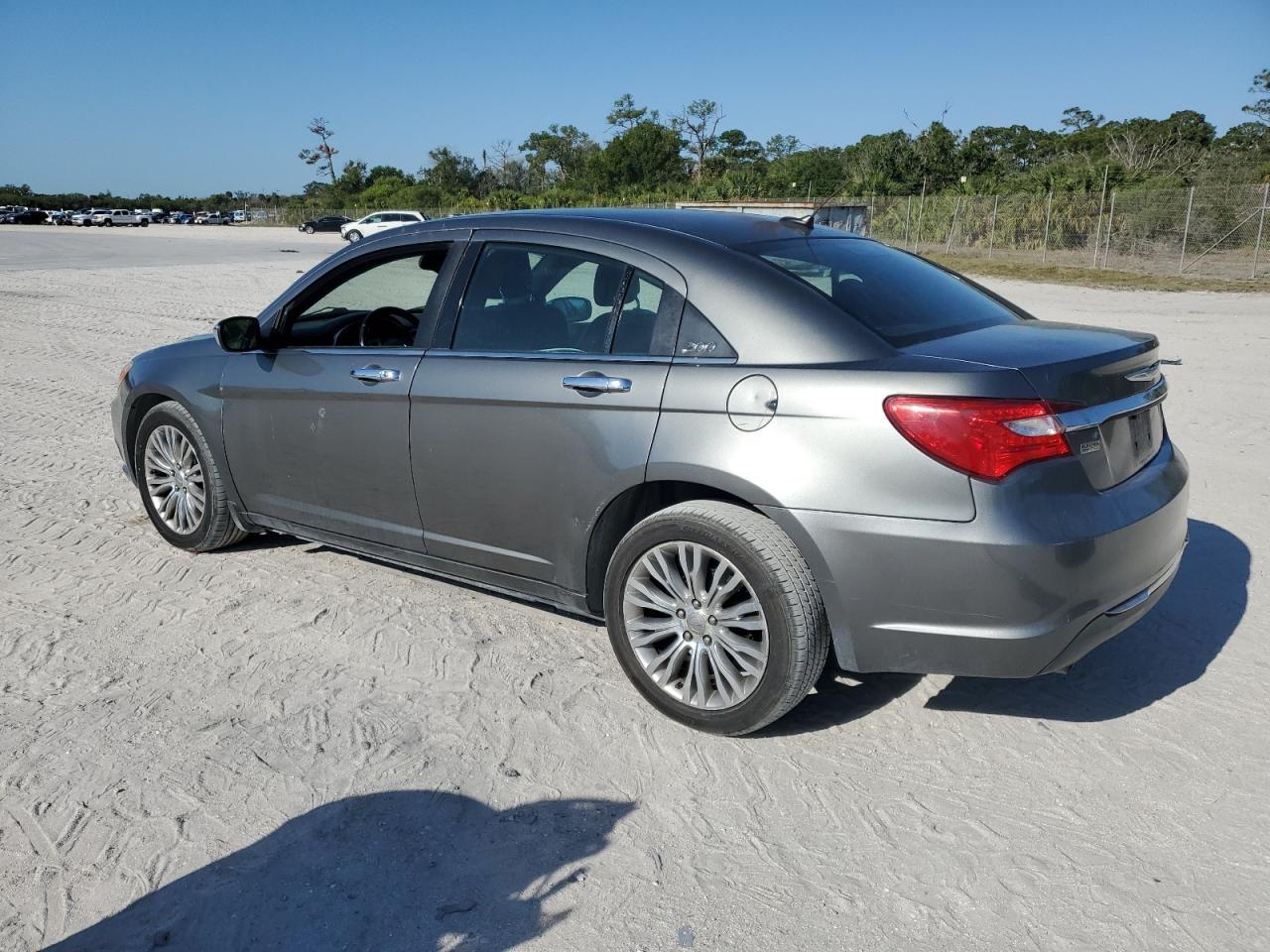 2012 CHRYSLER 200 LIMITE - Image 2