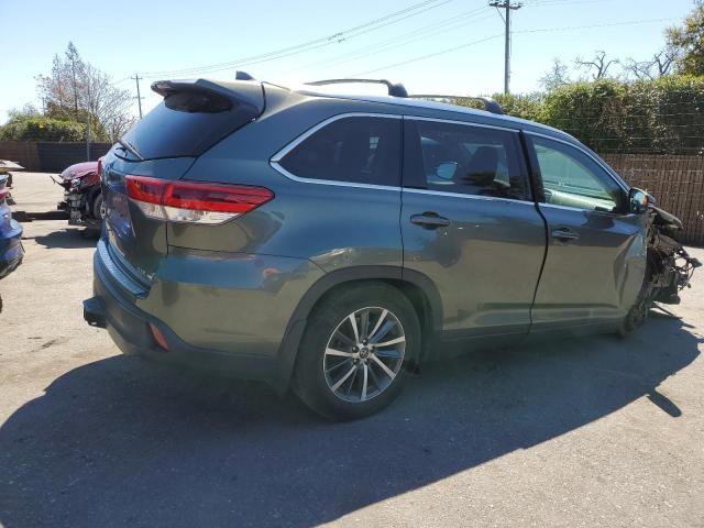 2019 Toyota Highlander Se - Фото 3