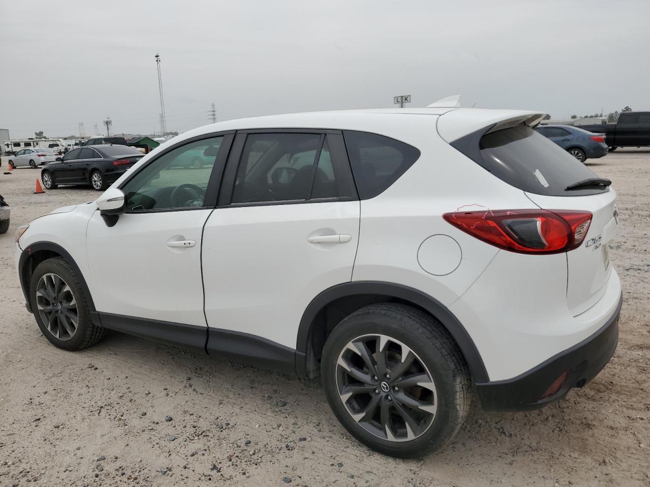 2016 MAZDA CX-5 GT - Image 2