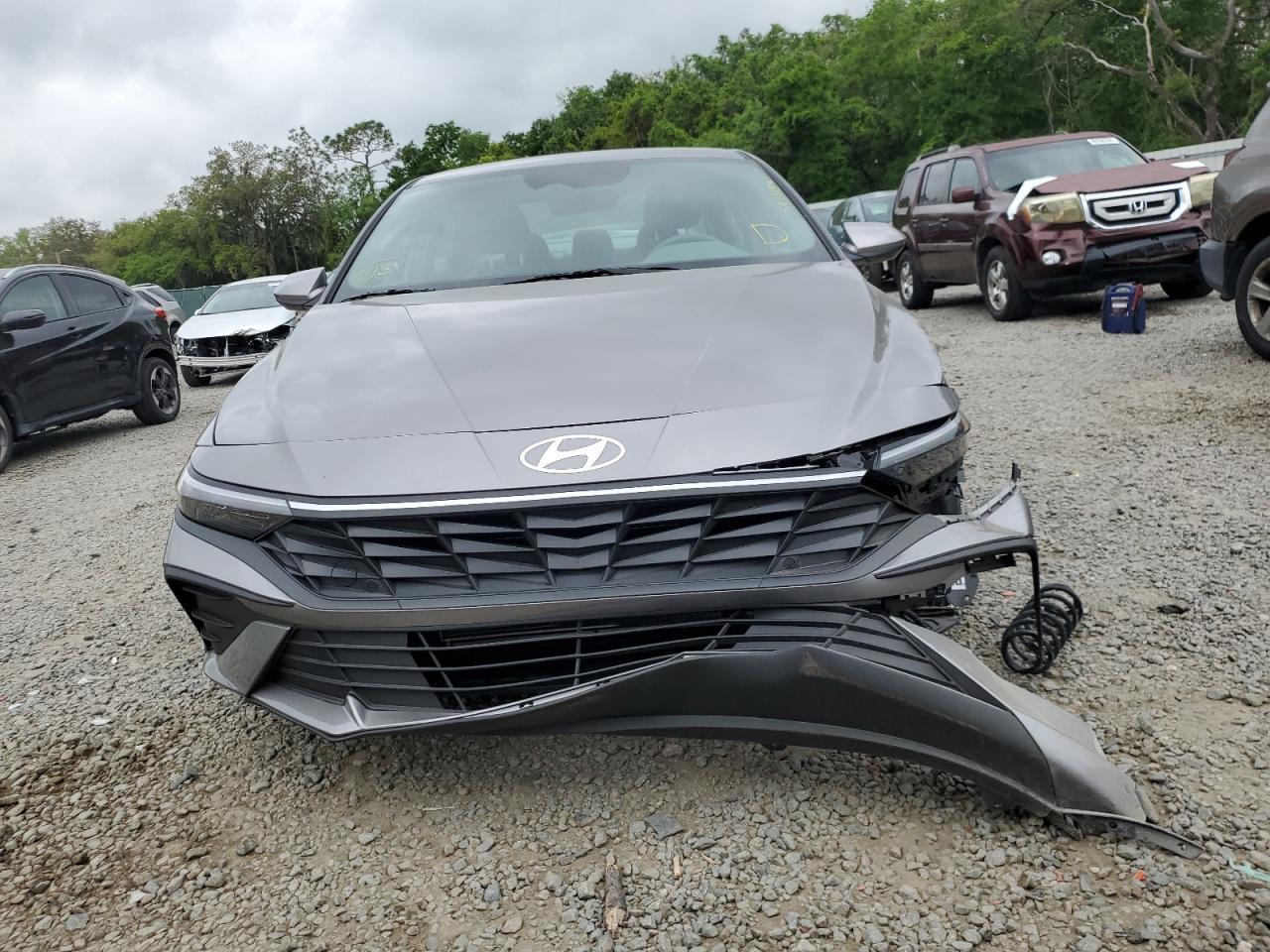 2024 HYUNDAI ELANTRA SE - Фото 5
