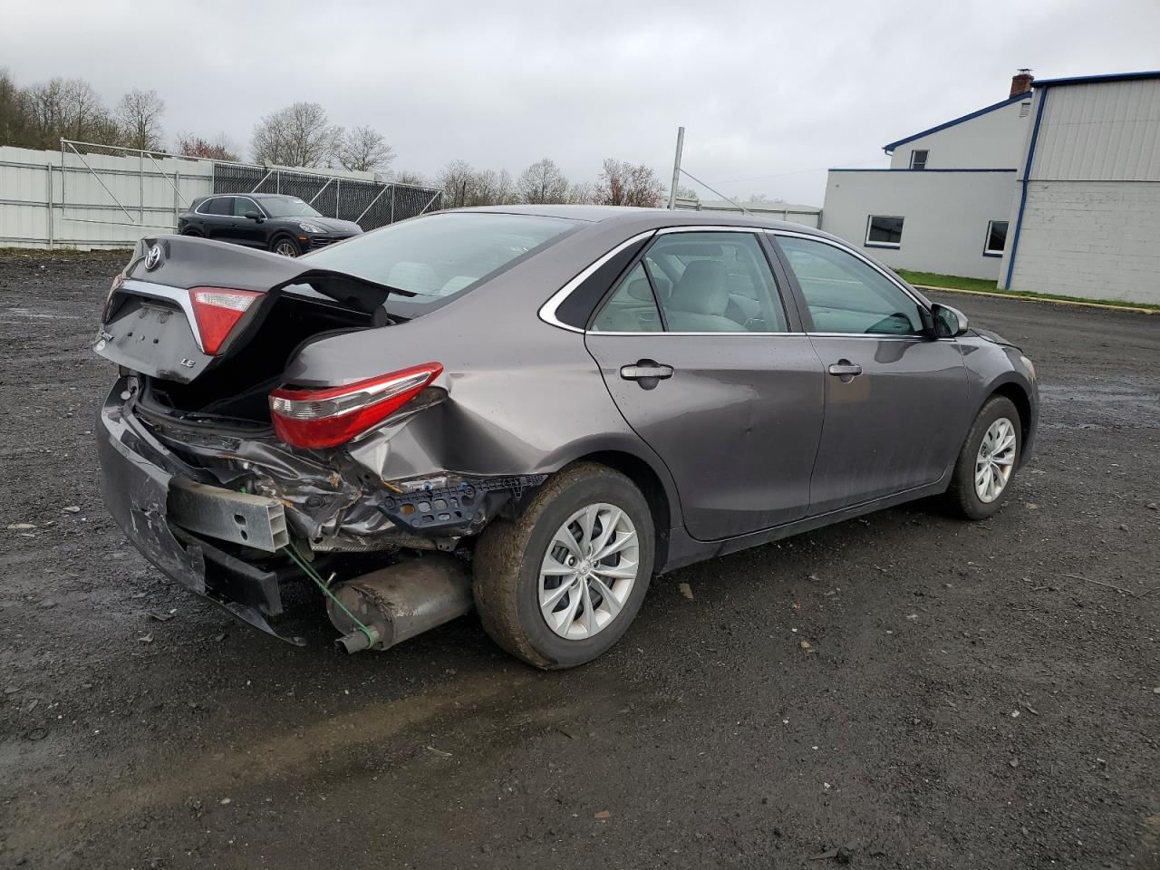 2016 TOYOTA CAMRY LE - Image 3