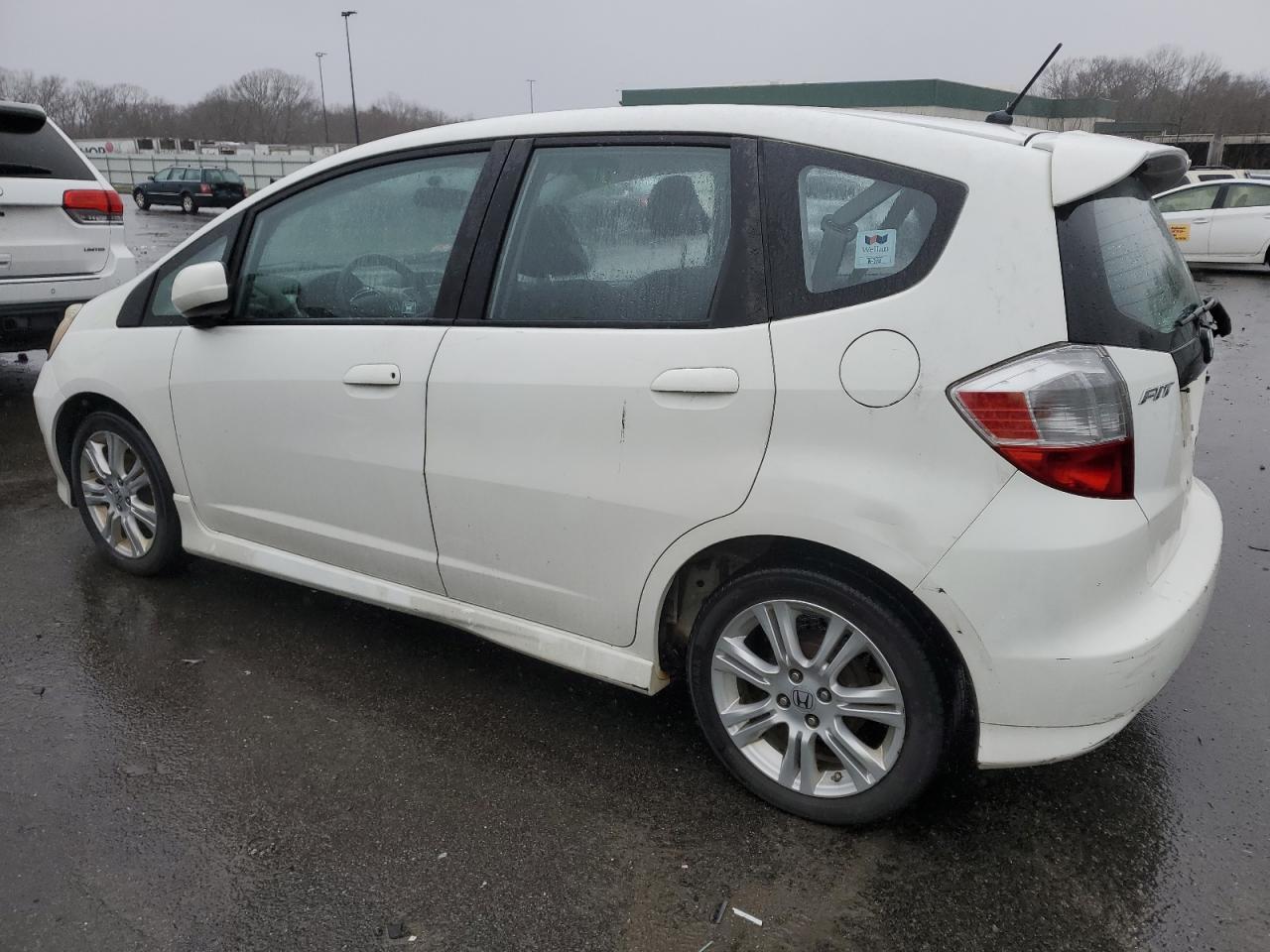 2011 HONDA FIT SPORT - Фото 2