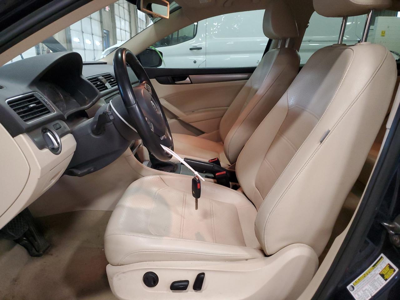 2014 VOLKSWAGEN PASSAT SE - Фото 7