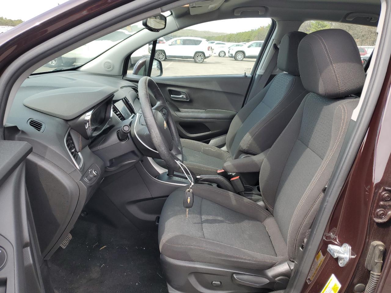 2021 CHEVROLET TRAX LS - Image 7