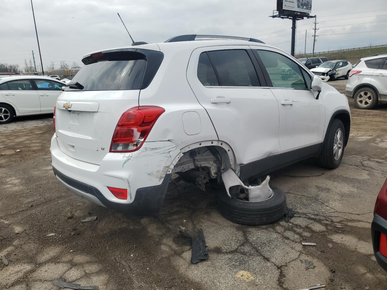 2018 CHEVROLET TRAX 1LT - Фото 3