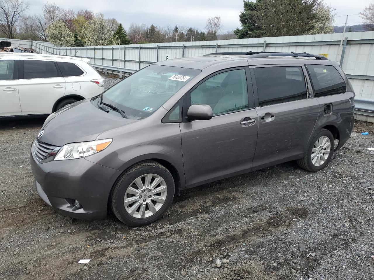 2015 TOYOTA SIENNA XLE