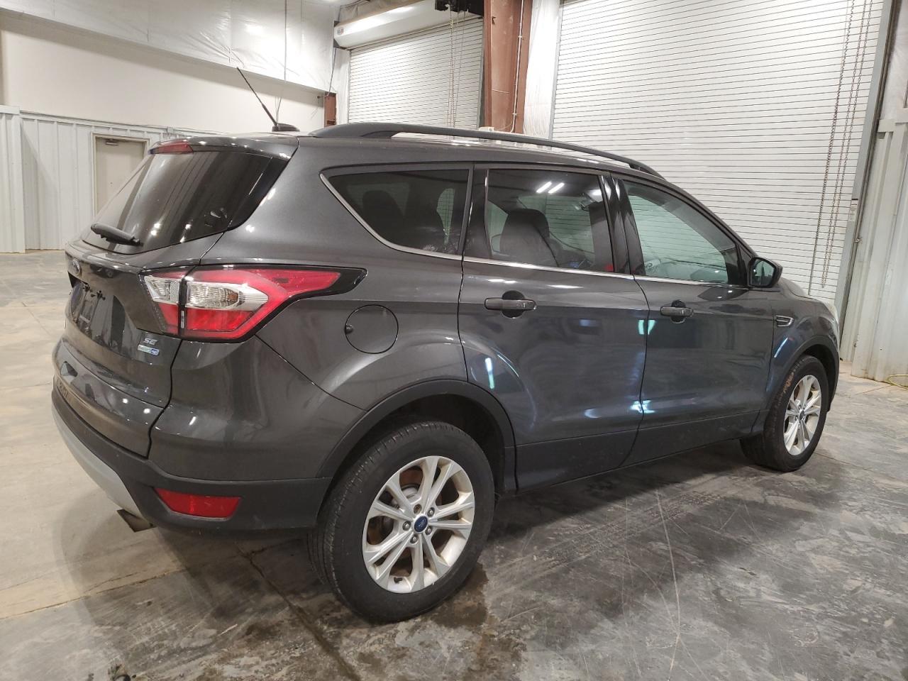 2017 FORD ESCAPE SE - Фото 3
