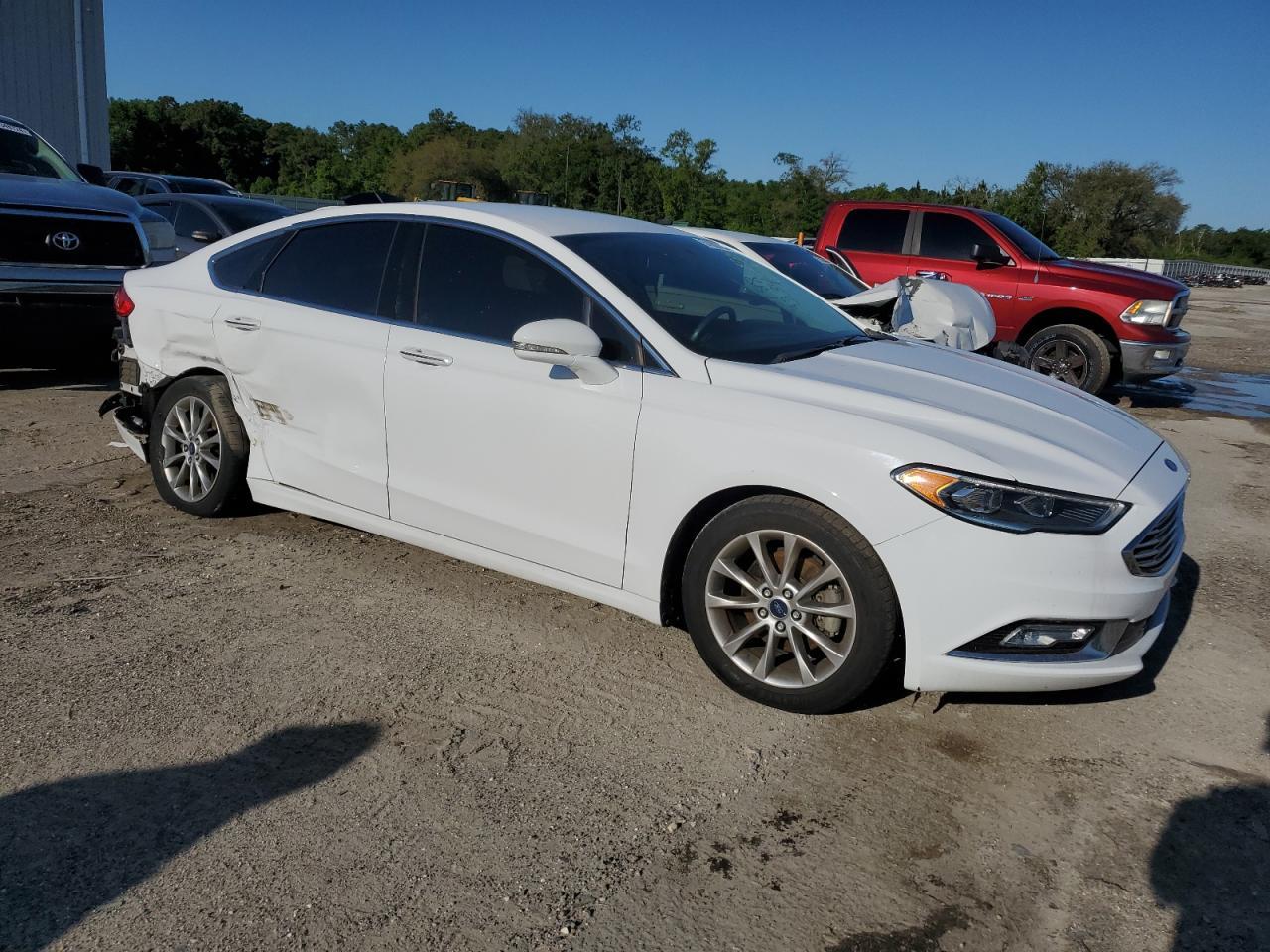 2017 FORD FUSION SE - Image 4