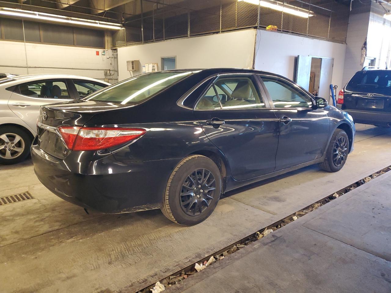 2016 TOYOTA CAMRY LE - Image 3
