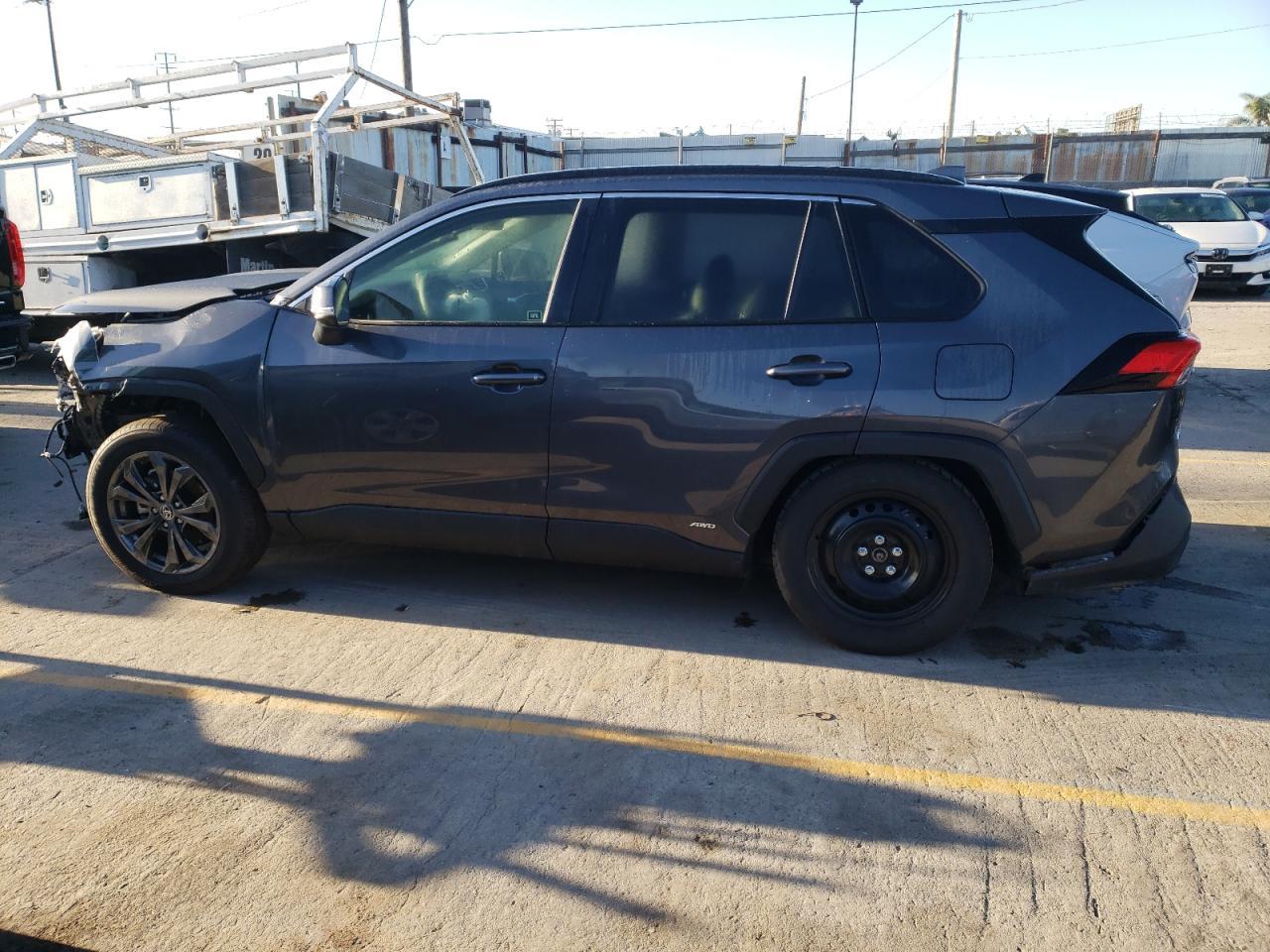2024 TOYOTA RAV4 XLE P - Image 2