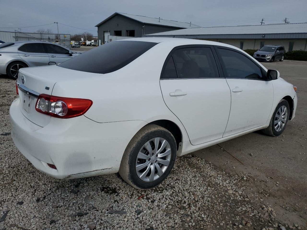 2013 TOYOTA COROLLA BA - Фото 3