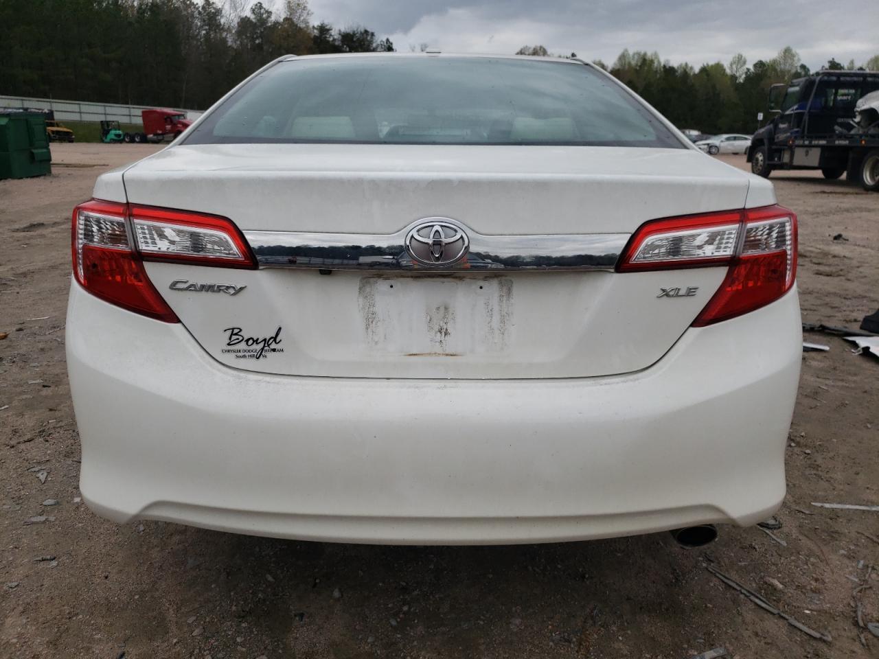 2014 TOYOTA CAMRY L - Фото 6