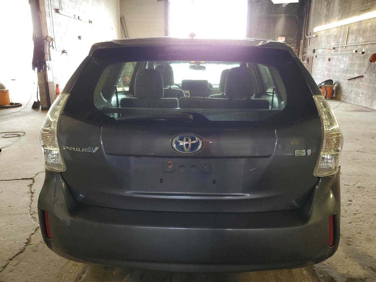 2013 TOYOTA PRIUS V - Image 6