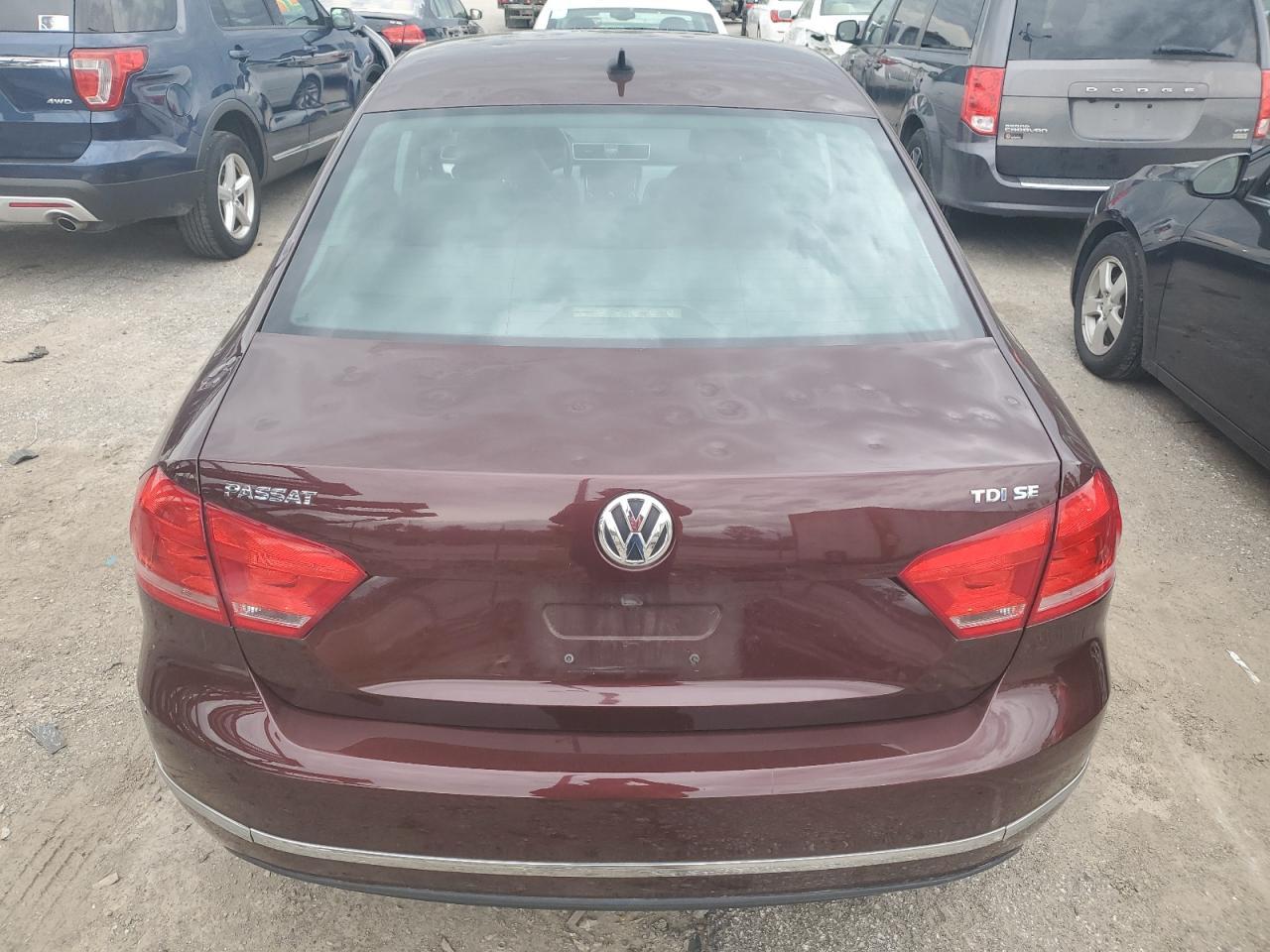 2013 VOLKSWAGEN PASSAT SE - Image 6