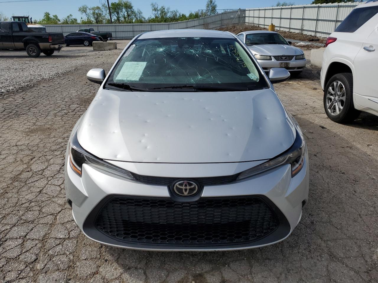 2021 TOYOTA COROLLA LE - Фото 5