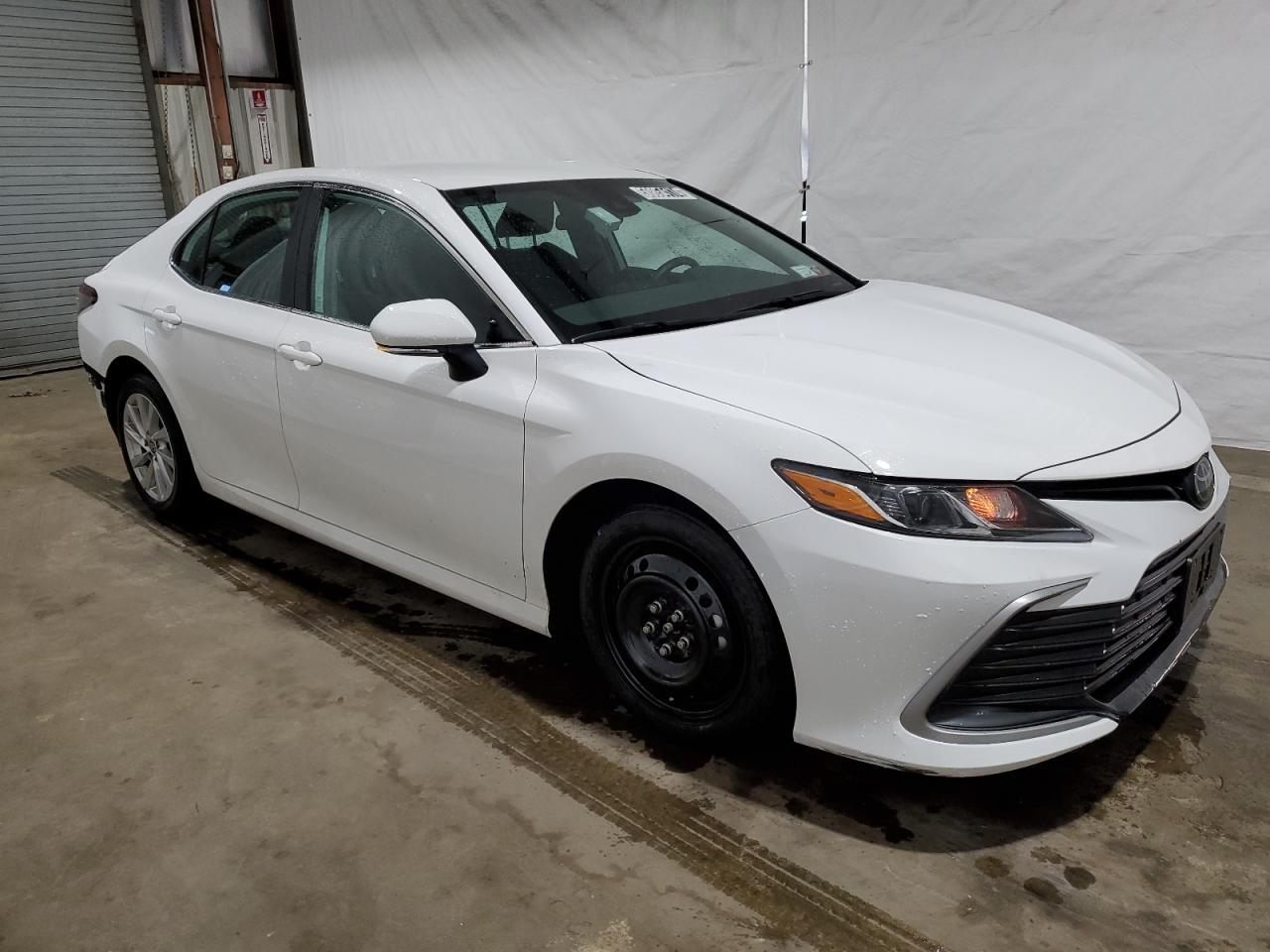 2023 TOYOTA CAMRY LE - Фото 4